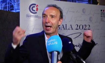 Benigni al Farnèse d'or: "Ormai parlamento francese all'italiana"