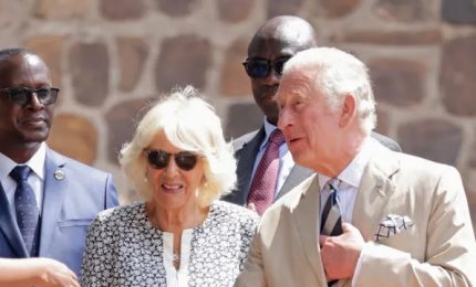 Carlo e Camilla arrivano in Ruanda per vertice Commonwealth
