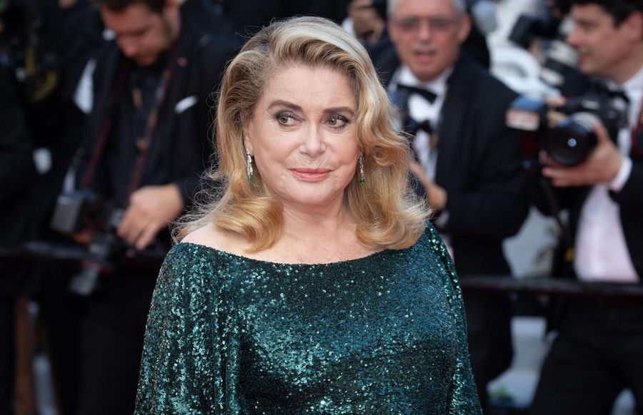 Catherine Deneuve riceverà il Leone d’oro alla carriera a Venezia