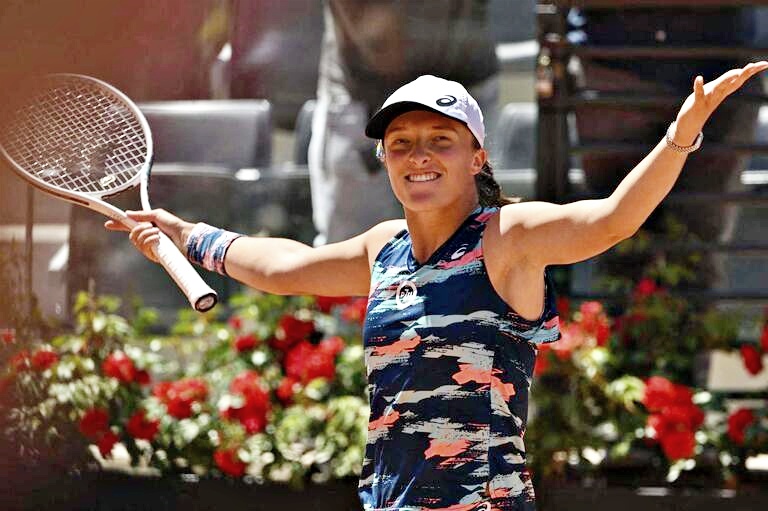 Roland Garros, la Swiatek è la regina e sogna un doppio con Nadal