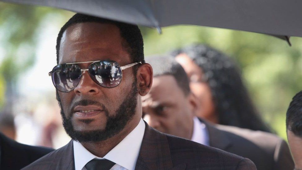 R. Kelly condannato a 30 anni per abusi sessuali