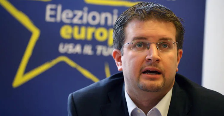 L’eurodeputato Carlo Fidanza (FdI) indagato per corruzione