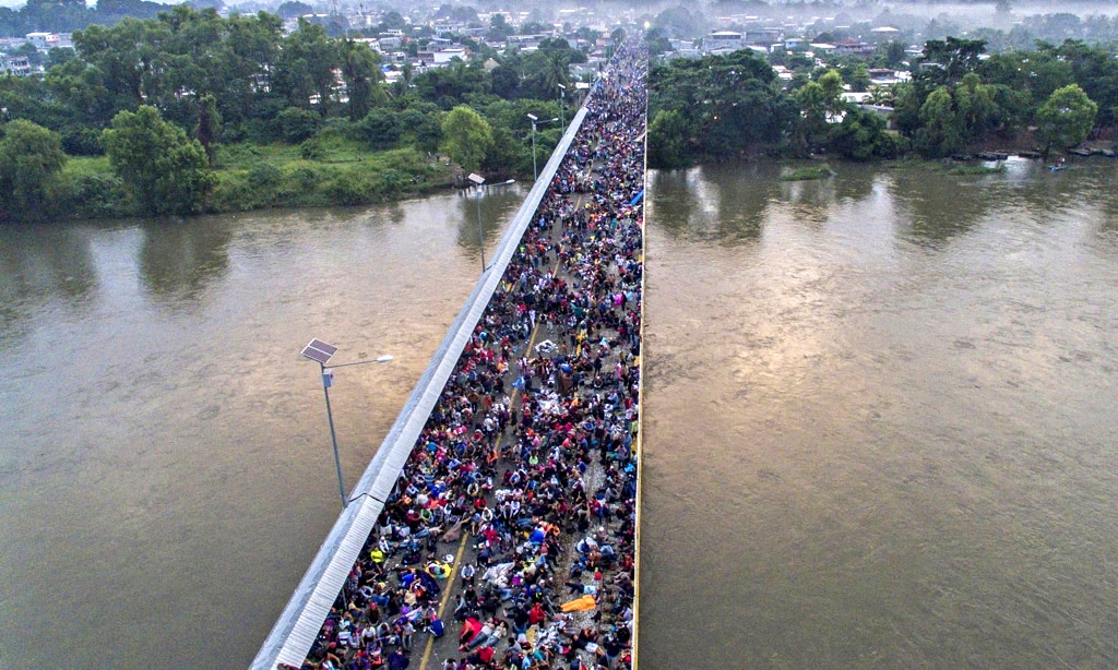 A piedi dal Messico verso gli Stati Uniti, la marcia dei migranti