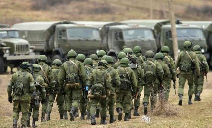 I russi avanzano. L'esercito di Kiev si ritira da Severodonetsk: 90% della città danneggiato