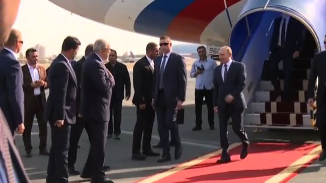 Putin atterrato a Teheran, vedrà Raisi ed Erdogan