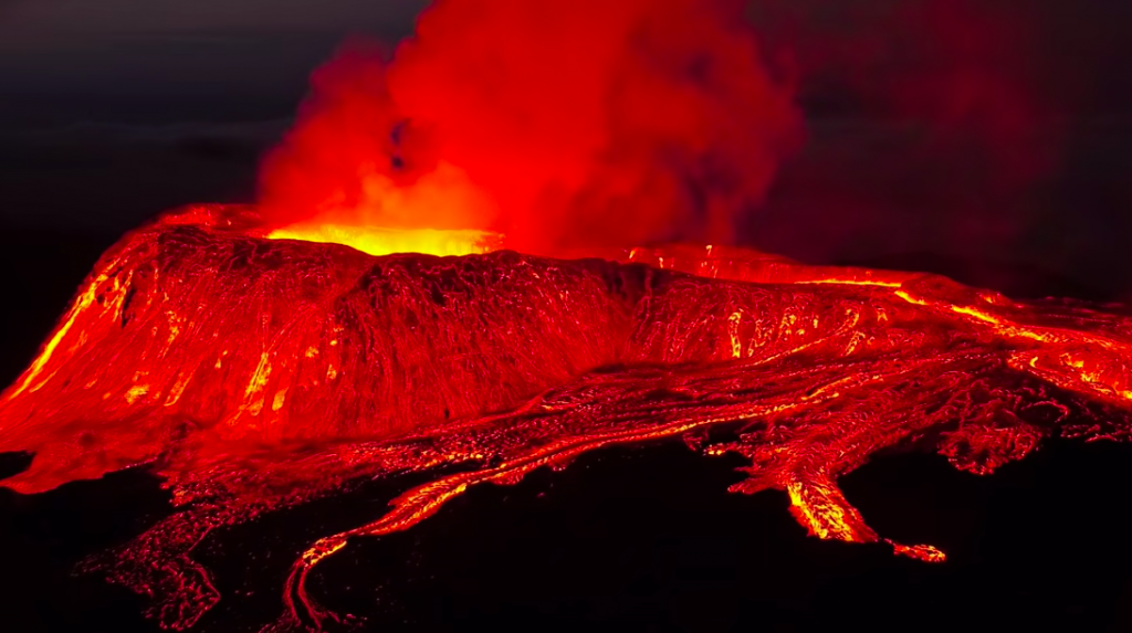L’eruzione del vulcano Fagradalsfjall in Islanda