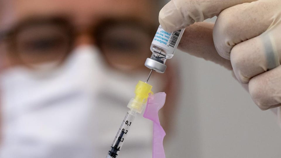 Vaiolo scimmie, al via vaccinazione per le categorie a rischio