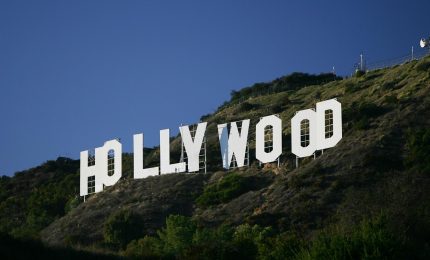 "Hollywood" si rifà il look, l'insegna verso 100 anni