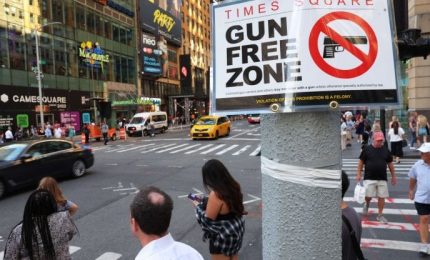 New York, vietato girare armati a Times Square: "Gun free zone"