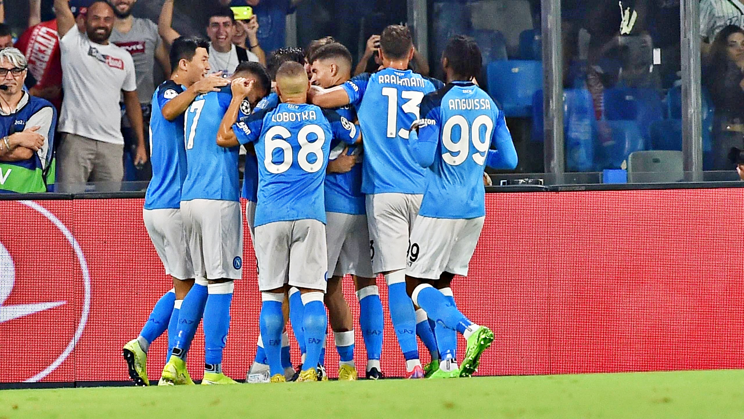 Il Napoli incanta il Maradona: 4-1 al Liverpool