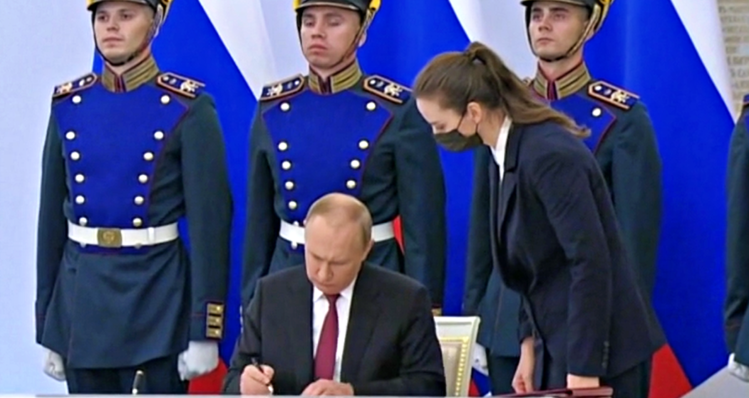 Putin proclama annessione regioni ucraine. E la Nato condanna
