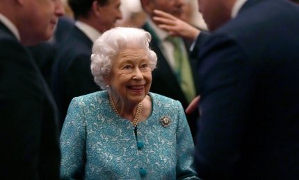 "E' morta in pace" la regina d'Inghilterra Elisabetta II, il principe Carlo diventa automaticamente Re