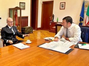 Comandante Guardia Costiera, Nicola Caldone e Matteo Salvini