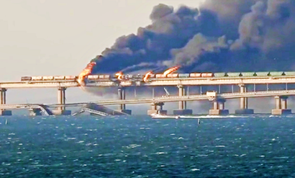 Esplode ponte che collega Russia-Crimea: almeno 3 morti