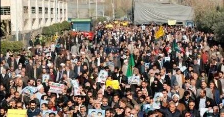 Protesta in Iran, in strada anche i filogovernativi
