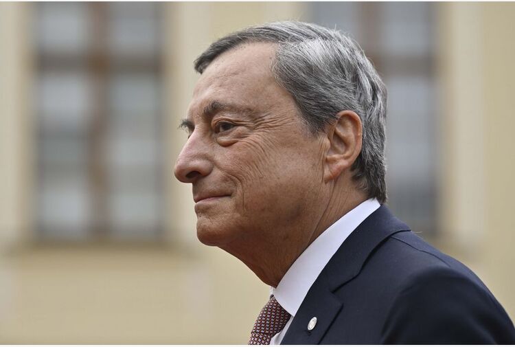 Draghi duro con gli Stati d’Europa: arriva recessione, intervenire su energia