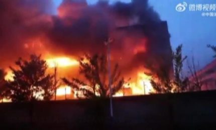Incendio in una fabbrica in Cina, almeno 38 morti