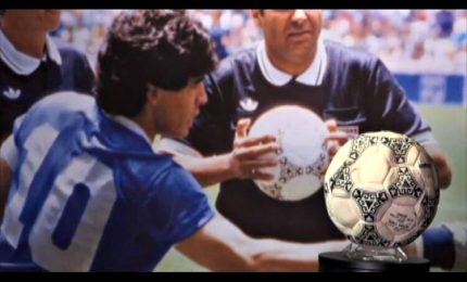 All'asta pallone con cui Maradona segnò la "Mano di Dio"
