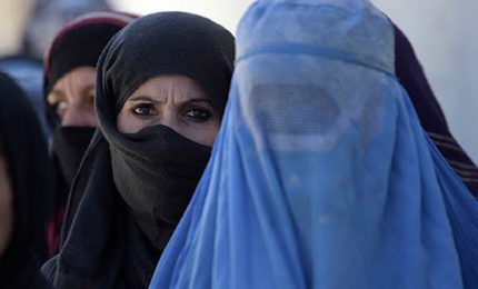 I talebani chiudono porte delle università alle donne