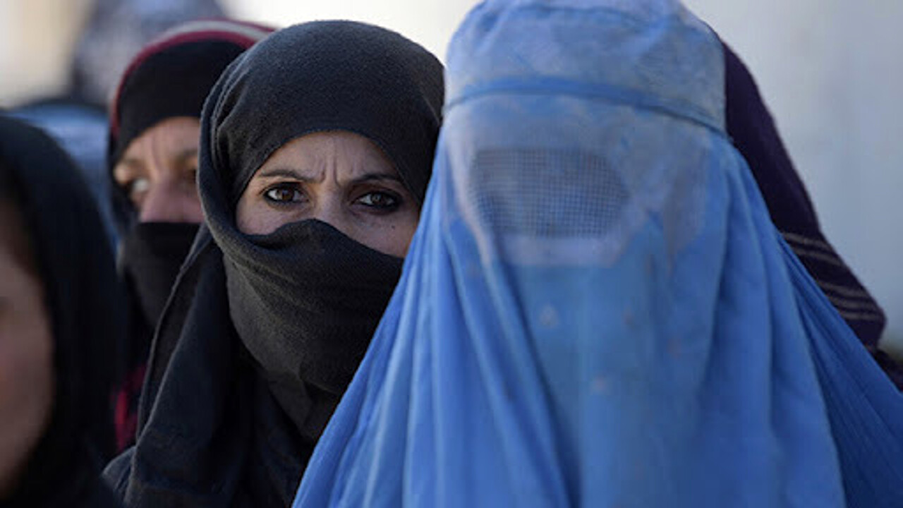 I talebani chiudono porte delle università alle donne