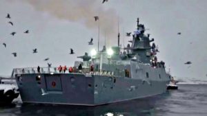 Putin presiede il lancio di una nave con nuovi missili ipersonici