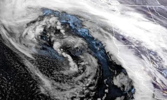 Tempeste in California, residenti si preparano a evacuazione