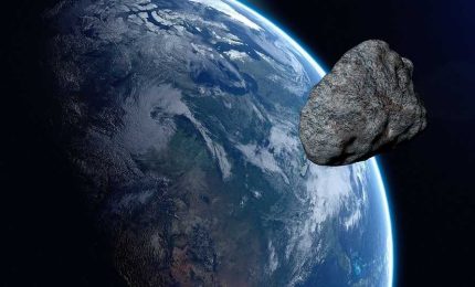 Flyby di un asteroide con la Terra, il quarto più vicino