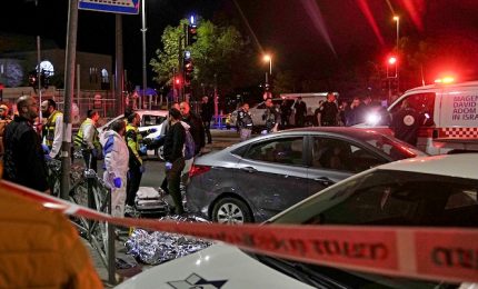 Spari contro sinagoga Gerusalemme, 7 morti. Ucciso attentatore Hamas