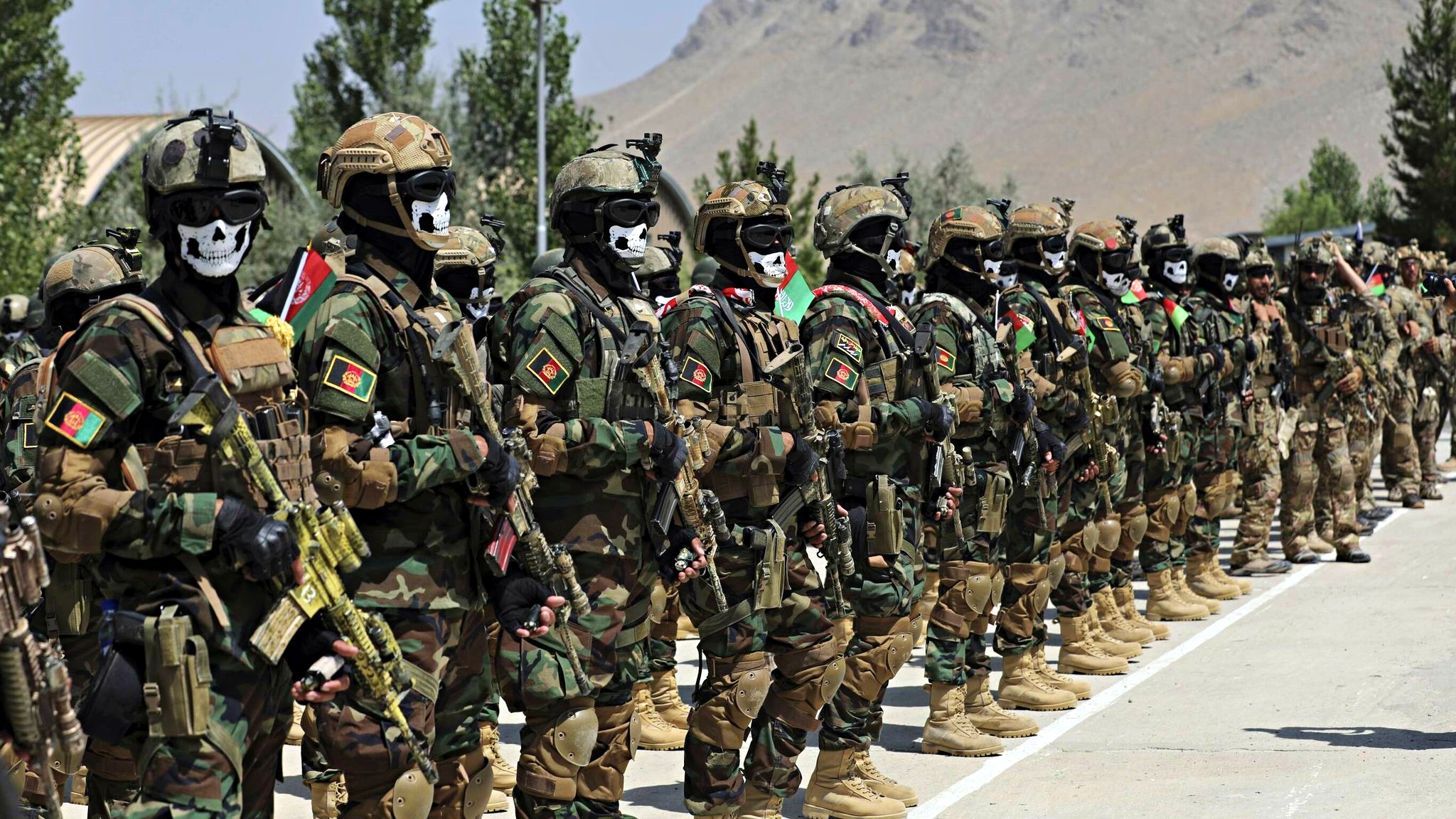 La Russia sta reclutando commando afgani abbandonati dagli Stati Uniti