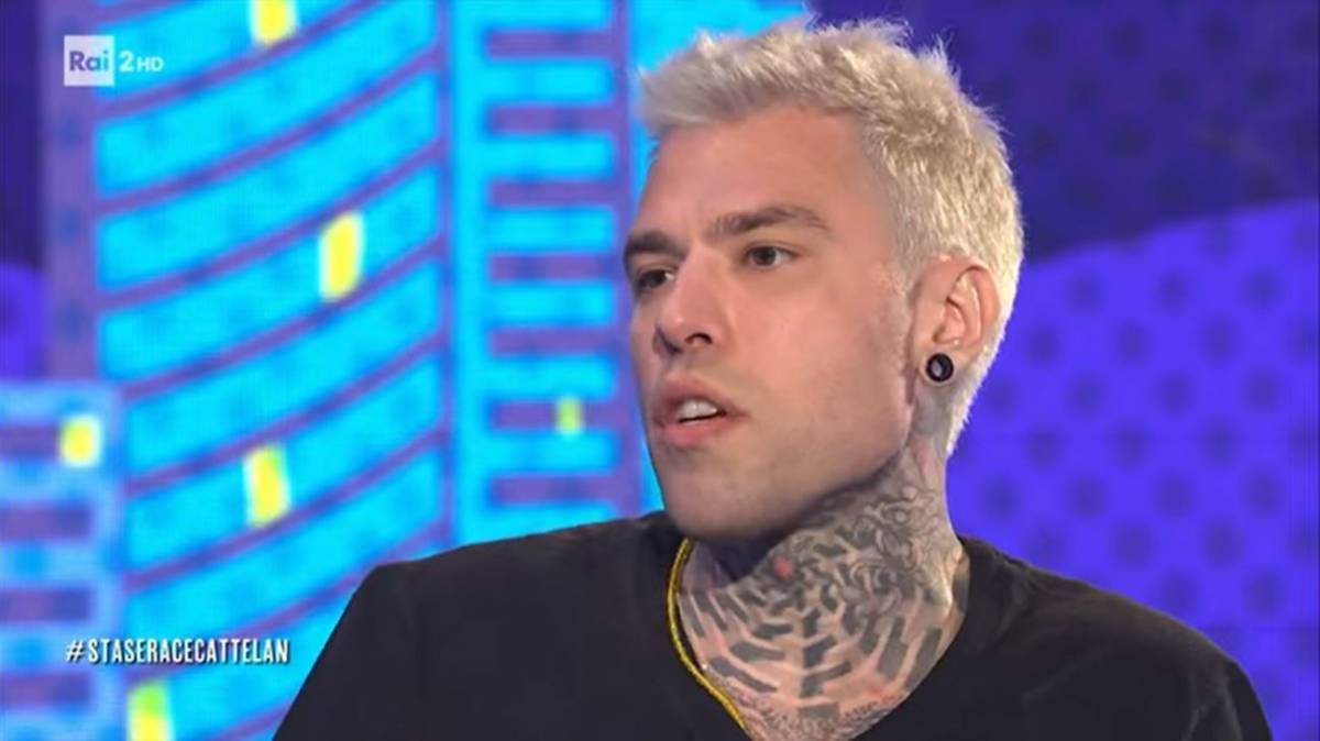 Fedez: strappa foto Bignami vestito da nazista