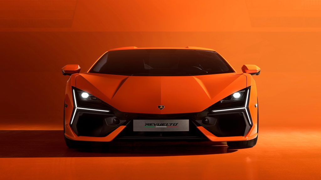 Lamborghini Revuelto, arriva la prima plug in della casa del Toro