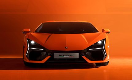 Lamborghini Revuelto, arriva la prima plug-in