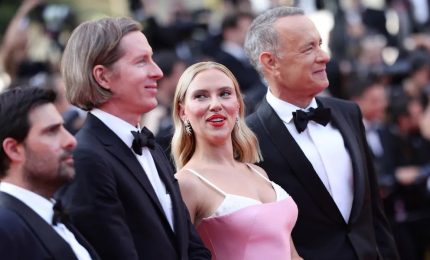 Scarlett Johansson e Tom Hanks a Cannes per "Asteroid City" di Wes Anderson