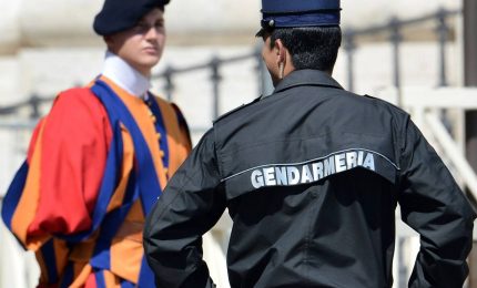 Uomo forza ingresso in Vaticano, la Gendarmeria spara all'auto