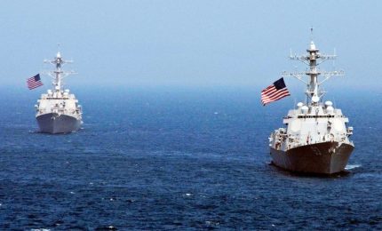 Cina-Usa, il video della collisione sfiorata fra navi militari