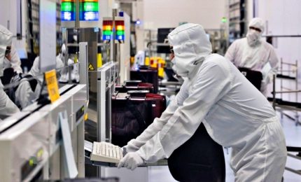 L'Ue scommette su produzione semiconduttori: senza chip niente economia
