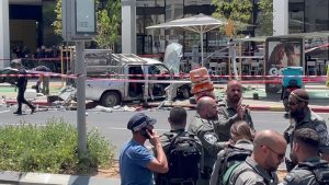 Israele, auto contro pedoni e accoltellamenti a Tel Aviv