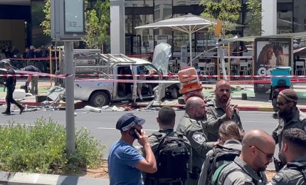 Israele, auto contro pedoni e accoltellamenti a Tel Aviv