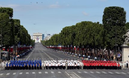 Festa della Bastiglia, a Parigi la parata davanti a Macron e Modi