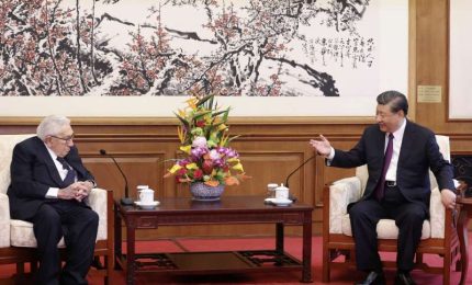 Kissinger vede Xi, viaggio "privato" ma con accoglienza da leader