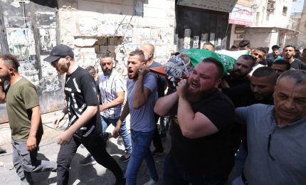 A Jenin il funerale del palestinese ucciso in un raid israeliano