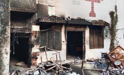 Pakistan, incendiate chiese cristiane dopo le accuse di blasfemia