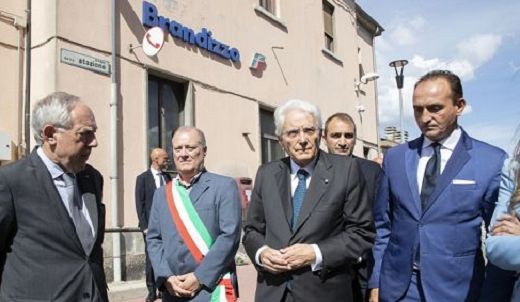 Mattarella omaggia vittime Brandizzo: un oltraggio morire sul lavoro