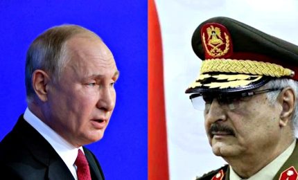 La Russia vuole la base navale militare in Libia, colloqui con Haftar. Usa pronti a parlare con l'uomo forte della Cirenaica