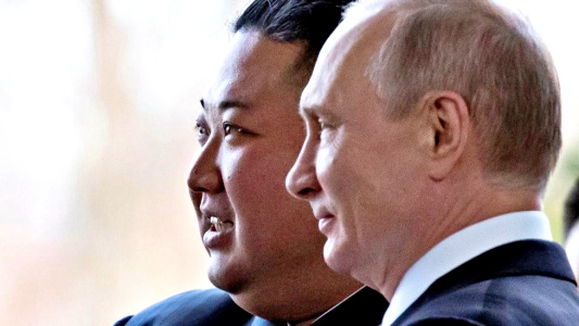 Putin accoglie Kim. Leader nordcoreano promette aiuto in “lotta sacra” a Occidente