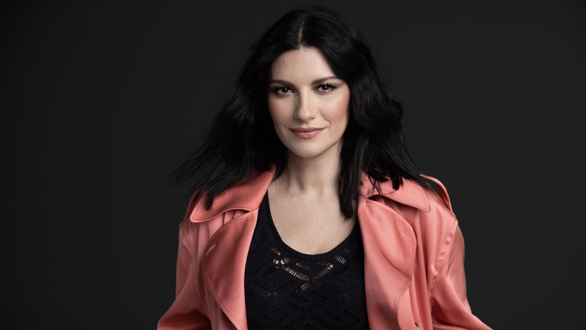 Laura Pausini mette al centro l’amore e il diritto all’individualità