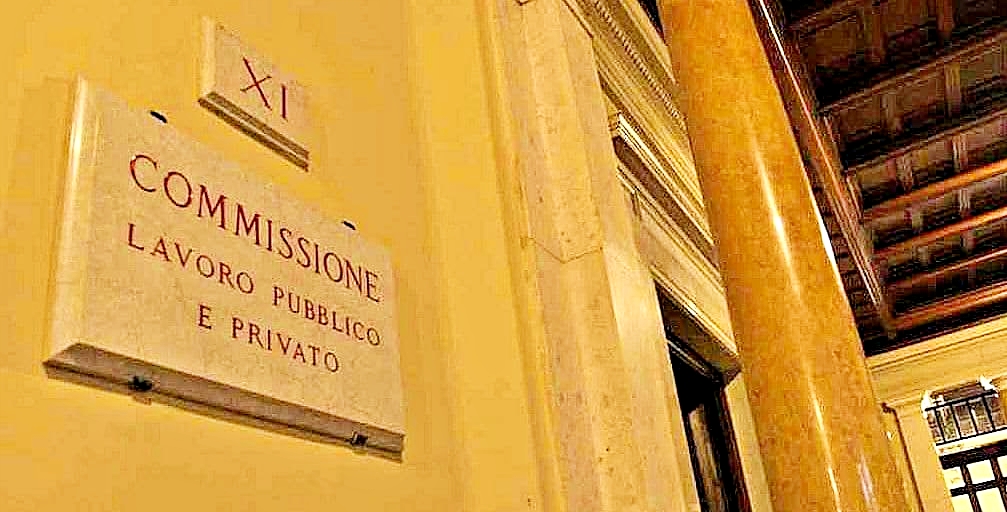 Il centrodestra blocca il salario minimo e l’opposizione esplode