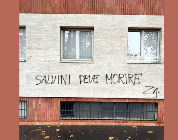 Minacce di morte a Salvini. Il vicepremier: “Avanti, senza paura e col sorriso”