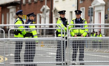 Terrore a Dublino: tre bambini accoltellati davanti a una scuola