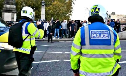 Tensioni e arresti a Londra tra polizia e manifestanti filo palestinesi